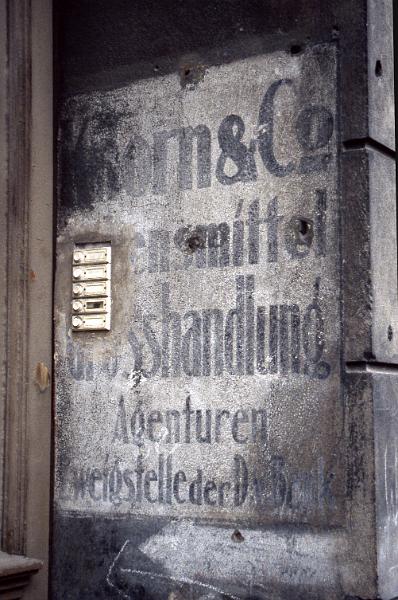 Görlitz, Cottbusser Str. 10, 23.11.1997 (1).jpg - Koorn (?) & Co. Lebensmittel-Grosshandlung, Agenturen, Zweigstelle der D.r. Bank